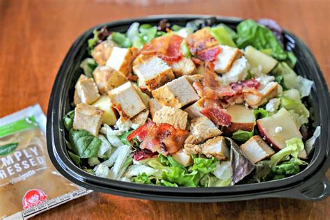 How does Wendy's Salad fit into your Daily Goals - calories, carbs, nutrition