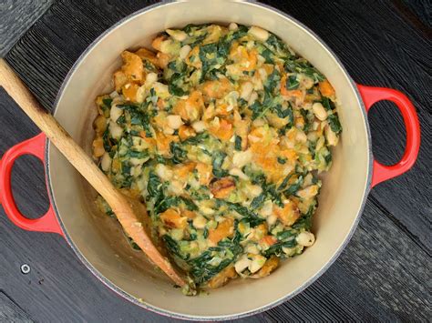 How does White Bean Kale Ragout fit into your Daily Goals - calories, carbs, nutrition