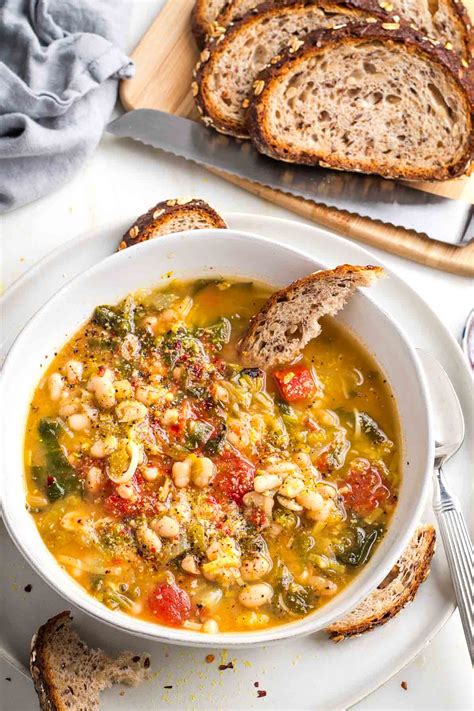 How does White Bean and Escarole Soup fit into your Daily Goals - calories, carbs, nutrition