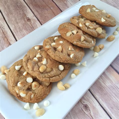 How does White Chocolate Macadamia Cookie fit into your Daily Goals - calories, carbs, nutrition