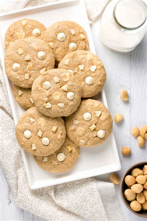 How does White Chocolate Macadamia Nut Cookie (74040.4) fit into your Daily Goals - calories, carbs, nutrition