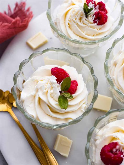 How does White Chocolate Mousse fit into your Daily Goals - calories, carbs, nutrition