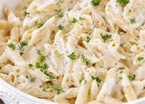 How does White Turkey in Cream Sauce with Pasta fit into your Daily Goals - calories, carbs, nutrition