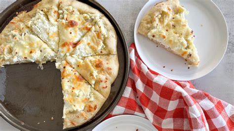 How does White on White Pizza (16120.12) fit into your Daily Goals - calories, carbs, nutrition