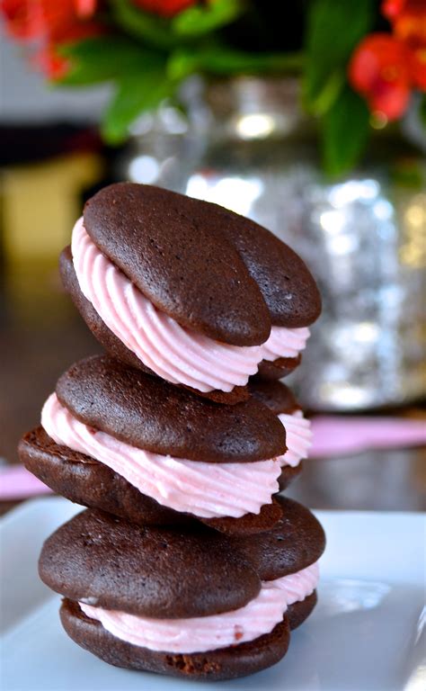 How does Whoopie Pie Raspberry Chocolate fit into your Daily Goals - calories, carbs, nutrition