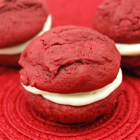 How does Whoopie Pie Red Velvet fit into your Daily Goals - calories, carbs, nutrition