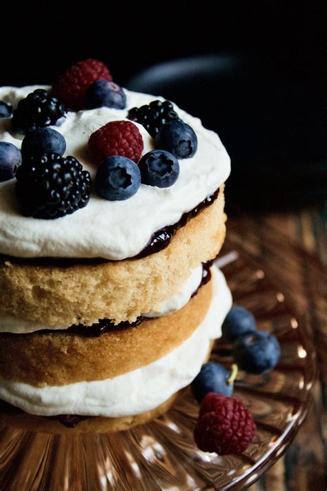 How does Yellow Cake with Berries fit into your Daily Goals - calories, carbs, nutrition
