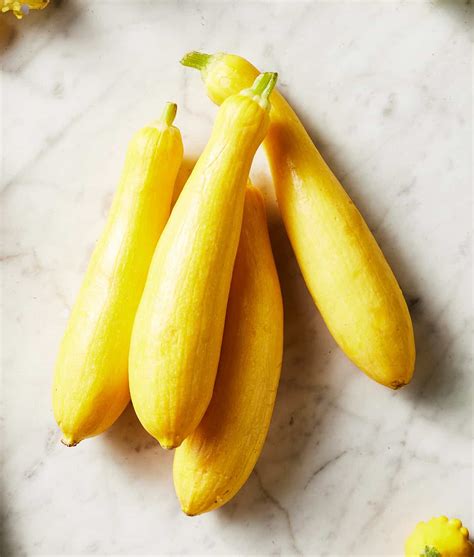 How does Yellow Summer Squash fit into your Daily Goals - calories, carbs, nutrition