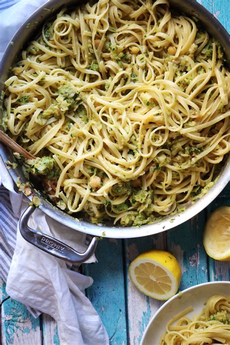 How does Zucchini Chickpea Linguine fit into your Daily Goals - calories, carbs, nutrition