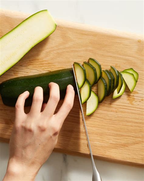 How does Zucchini Halved Bias Cut 1/4