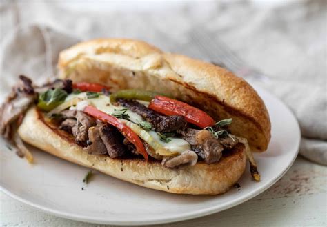 How does chicage steak hoagie (61885.0) fit into your Daily Goals - calories, carbs, nutrition