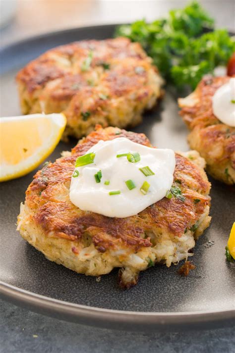 How does crab cake (58282.3) fit into your Daily Goals - calories, carbs, nutrition