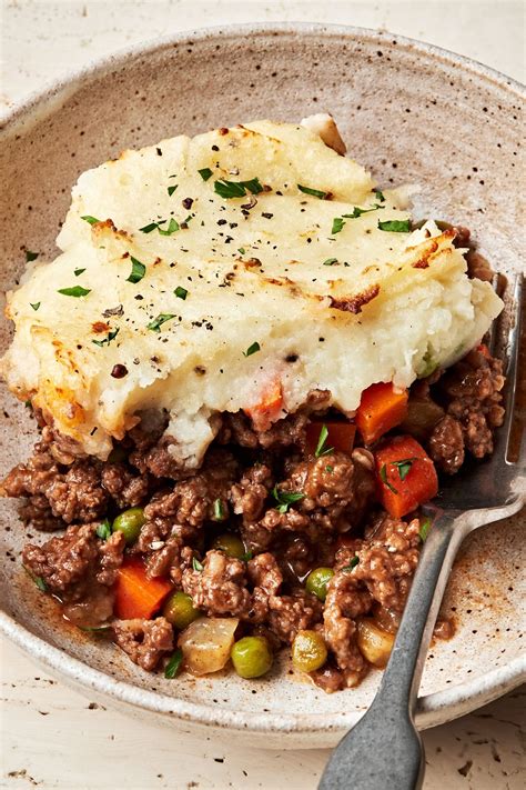 How does shepards pie (31680.0) fit into your Daily Goals - calories, carbs, nutrition