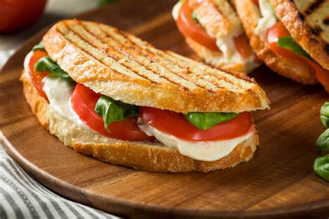 How does three B Panini fit into your Daily Goals - calories, carbs, nutrition