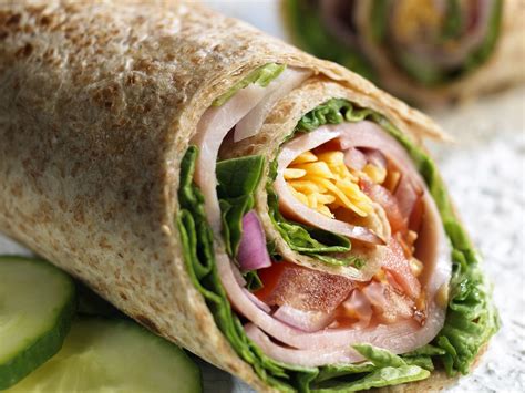 How many calories are in 1 turkey wrap - calories, carbs, nutrition