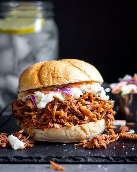 How many calories are in 4oz cowboy pulled pork sandwich - calories, carbs, nutrition