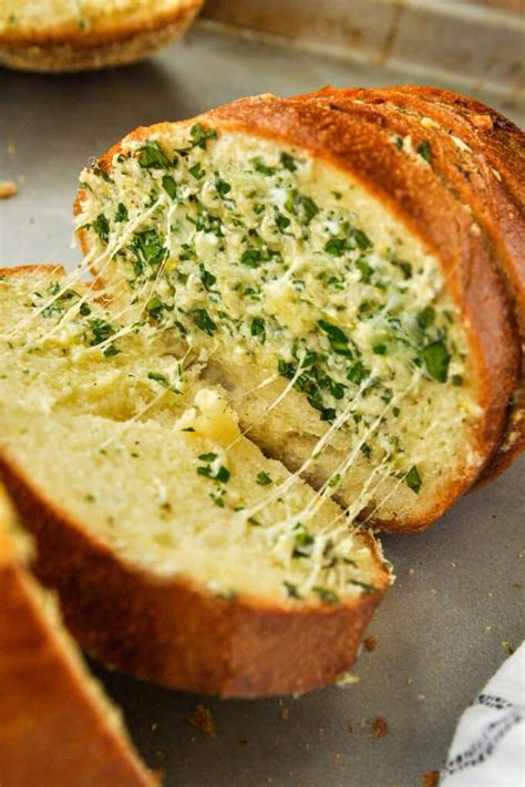 How many calories are in 5 cheese garlic bread - calories, carbs, nutrition