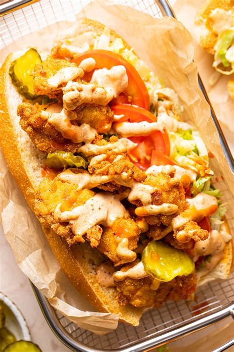 How many calories are in all natural crispy chicken tender po boy basket - calories, carbs, nutrition