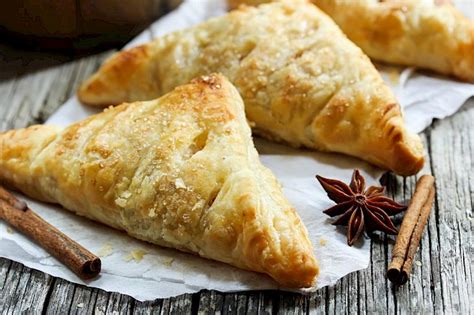 How many calories are in apple cheddar turnover - calories, carbs, nutrition