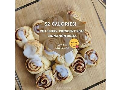 How many calories are in apple cinnamon roll, with frosting - calories, carbs, nutrition