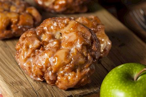 How many calories are in apple fritter shakers - calories, carbs, nutrition