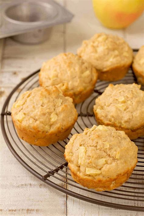 How many calories are in apple oatmeal muffins - calories, carbs, nutrition