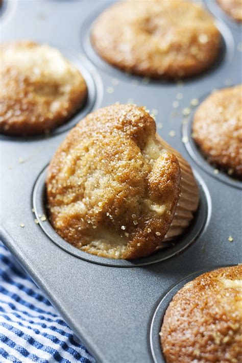 How many calories are in apple spice muffins - calories, carbs, nutrition