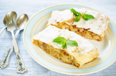 How many calories are in apple streudel - calories, carbs, nutrition