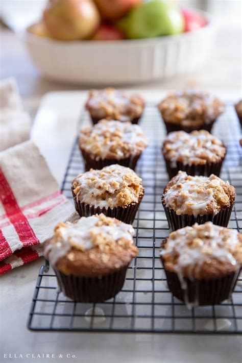 How many calories are in apple streusel muffin - calories, carbs, nutrition