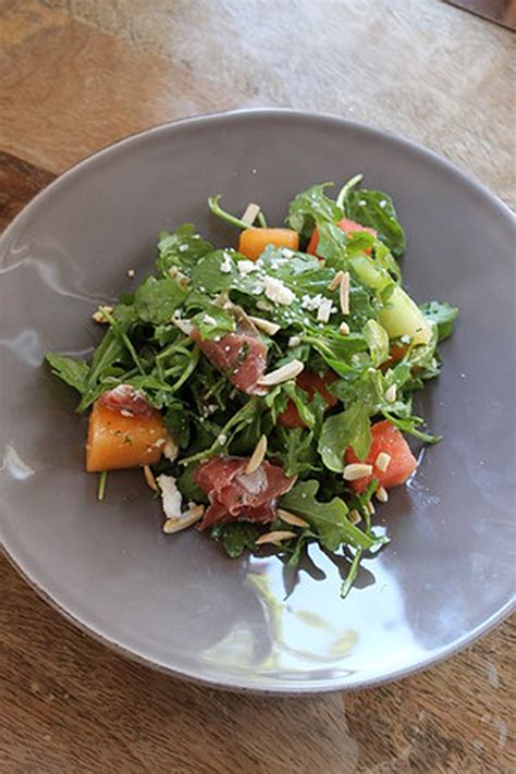 How many calories are in arrugla salad withserrano ham&melon - calories, carbs, nutrition