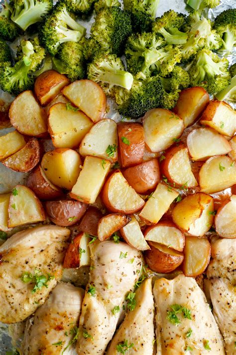 How many calories are in artichoke chicken, with steamed red potatoes broccoli red pepper toss - calories, carbs, nutrition