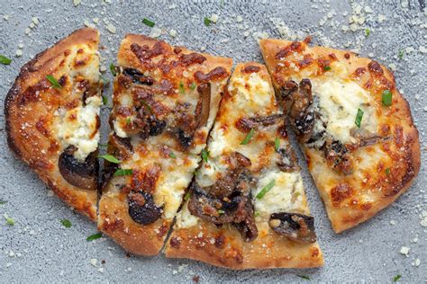 How many calories are in asparagus, mushroom and cheese flatbread - calories, carbs, nutrition