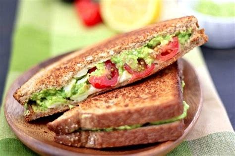 How many calories are in avocado, white cheddar tomato grilled cheese - calories, carbs, nutrition