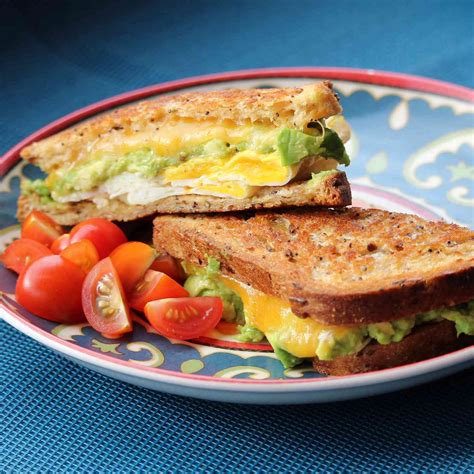 How many calories are in avocado breakfast sandwich - calories, carbs, nutrition