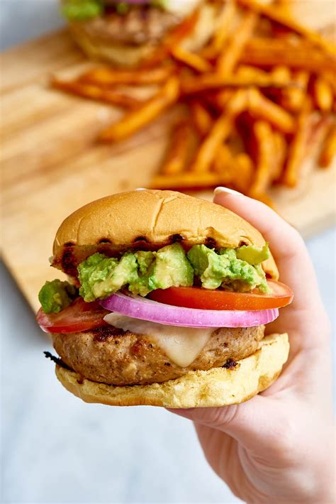 How many calories are in avocado turkey burger - calories, carbs, nutrition