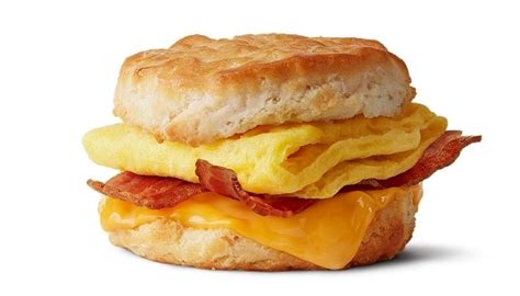 How many calories are in bacon, and cheese biscuit - calories, carbs, nutrition