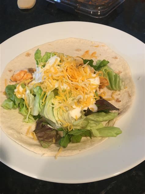 How many calories are in bacon, egg and cheese taco - calories, carbs, nutrition