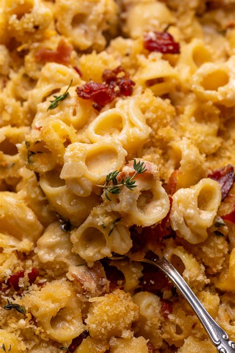 How many calories are in bacon mac and cheese with gruyere - calories, carbs, nutrition