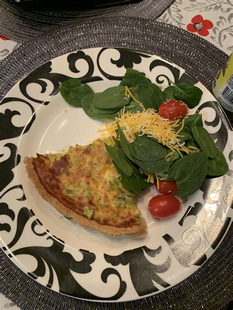 How many calories are in bacon quiche - calories, carbs, nutrition