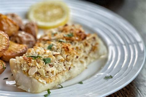 How many calories are in baked cod dijonnaise, yogurt dill sauce - calories, carbs, nutrition