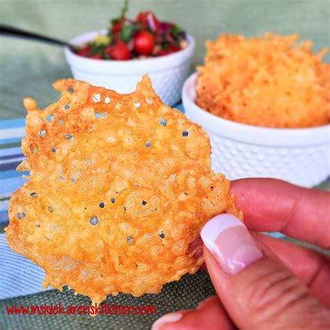 How many calories are in baked crisp snacks (three cheese) - calories, carbs, nutrition