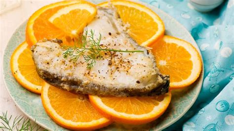 How many calories are in baked halibut with citrus crust, fillet - calories, carbs, nutrition