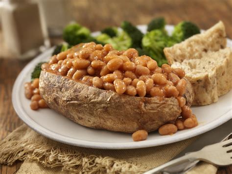 How many calories are in baked jacket potato with cheese and baked beans - calories, carbs, nutrition