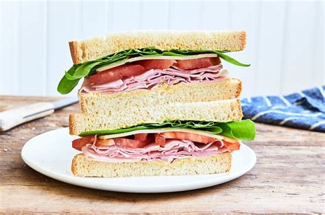 How many calories are in baked meatloaf sandwich on white bread withpotato salad - calories, carbs, nutrition