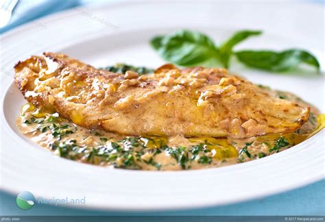 How many calories are in baked snapper with basil coconut sauce - calories, carbs, nutrition