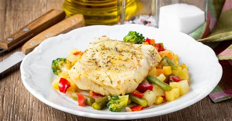 How many calories are in baked-broiled pollock fillet - calories, carbs, nutrition