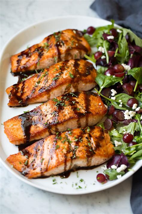 How many calories are in balsamic grilled salmon fillet - calories, carbs, nutrition