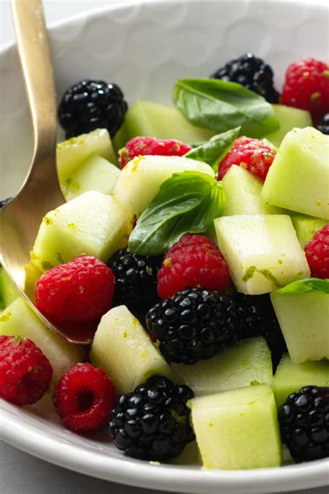 How many calories are in basil lime fruit salad - calories, carbs, nutrition