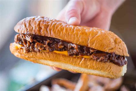 How many calories are in bbq beef sandwich with white bun - calories, carbs, nutrition