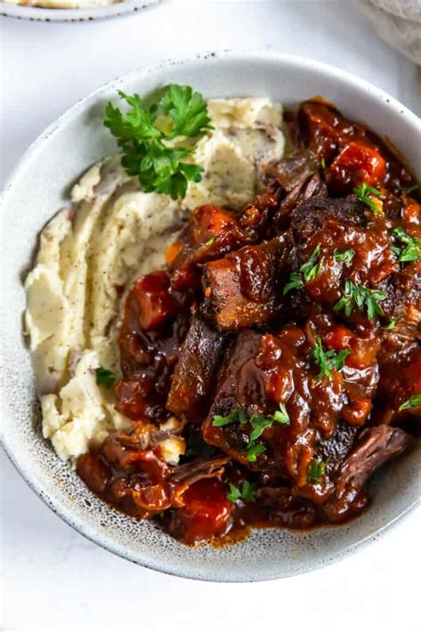 How many calories are in bbq braised short ribs (92223.0) - calories, carbs, nutrition